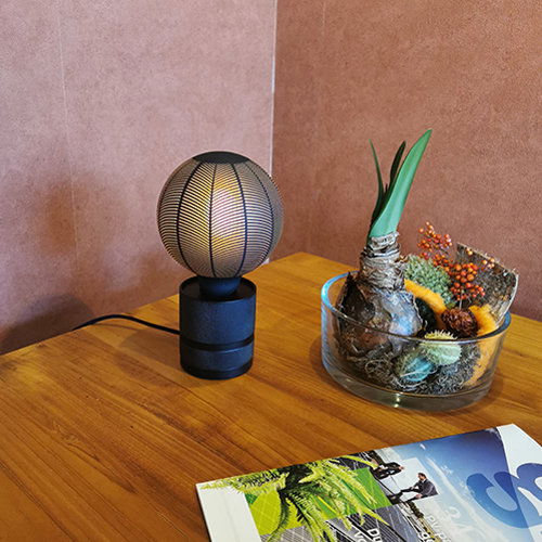 LED tafellamp E27 4Watt dimbaar globe 125mm streep amber