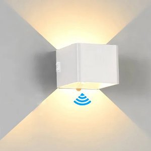 Qube oplaadbaar wandlamp LED 5Watt WIT PIR sensor
