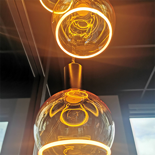 Floating LED Globelamp | Goud | Grote fitting E27 5W | Ø12,5cm | Amber | Dimbaar